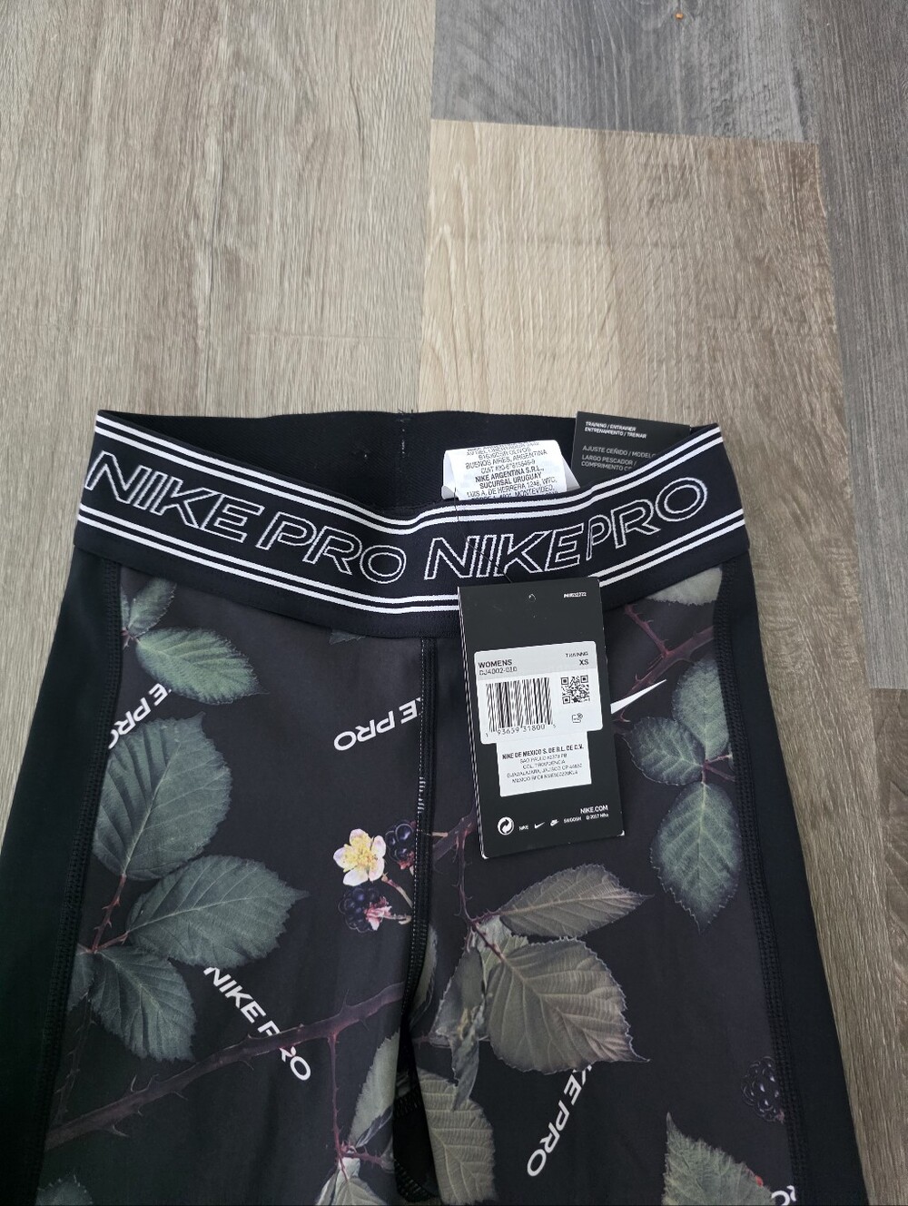 Nike Kids Black Floral Leggings with Green Leaf Print Size XS